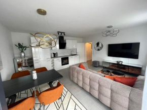 Hochwertige Stilvolle 2 Zimmer Erdgeschoss Wohnung mit großer Terasse und Garten